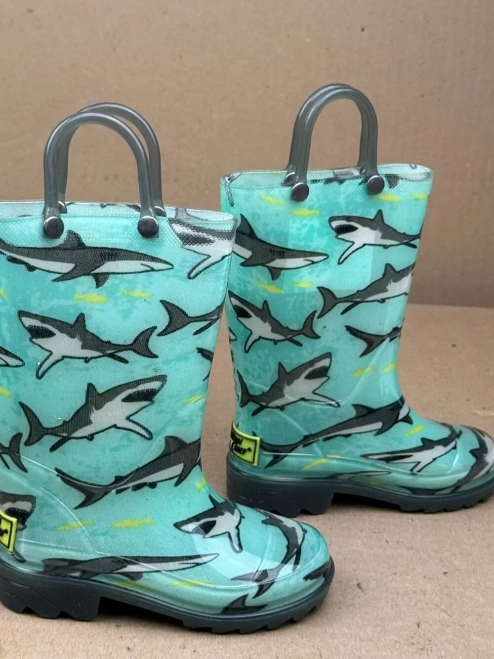 Western Chief Boys Shark Light In Heels Size 7 Green Pull-On Waterproof